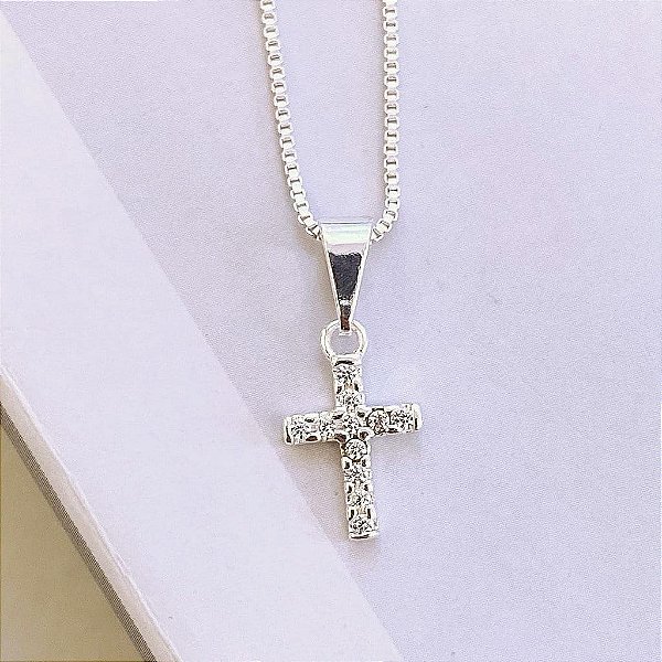 Colar Cruz Cravejada Cristal Pequena Folheado a prata 925