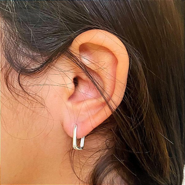 Argola Retangular Fio Liso Abaulado M Folheado a prata 925