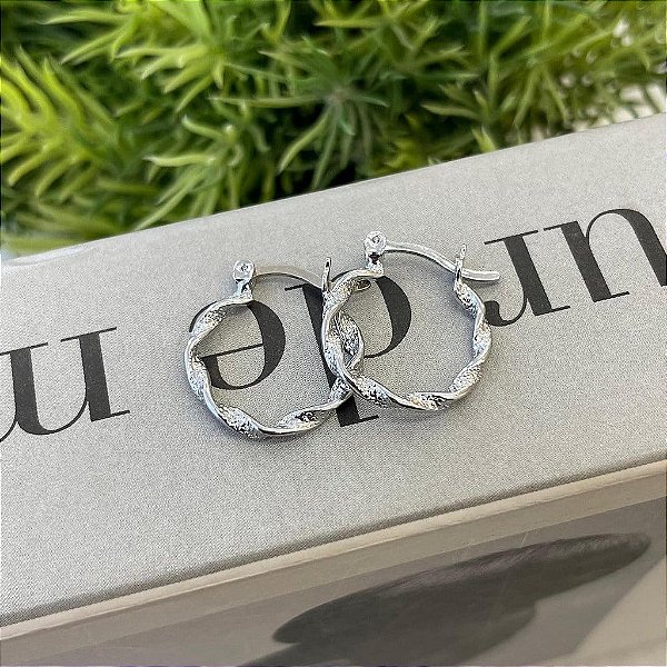 Brinco de Argola Fio Trançado Liso e Granitado Steel