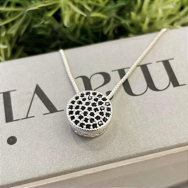 Colar Chuveiro Cravejado com Zirconias Pretas e Borda Trabalhada Folheado a Prata 925