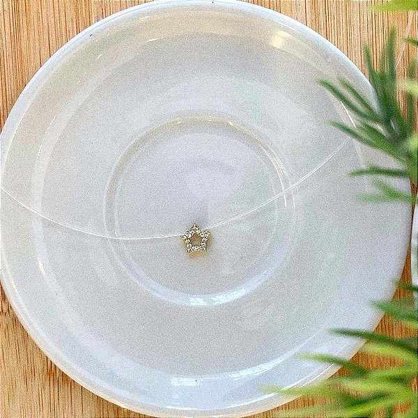 Colar Nylon de Estrela Vazada Cravejada Folheado a ouro 18K