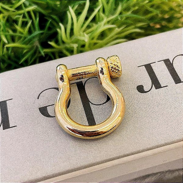 Pingente Fivela Folheado a ouro 18K