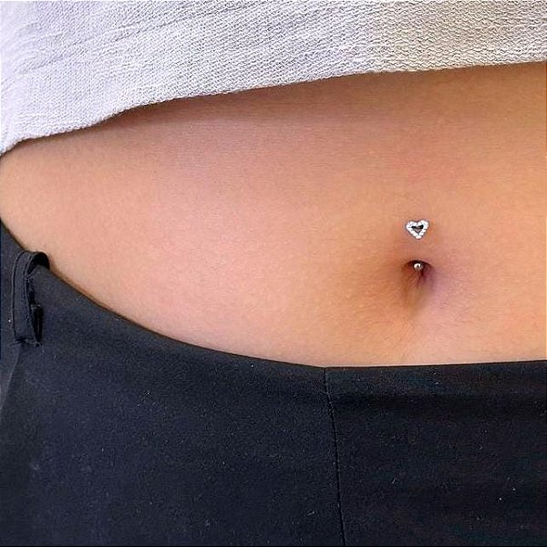 Piercing Bananinha Coração Vazado Cravejado Titanium Steel