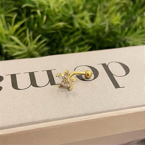 Piercing Bananinha Flor Navetes e Centro Liso Folheado a ouro 18K