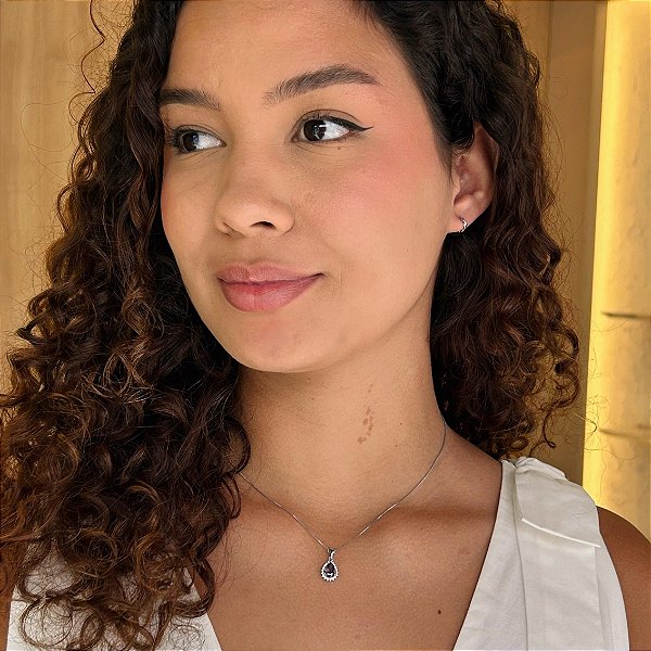 Colar Gota Zirconia Lilás e Borda Cravejada com Zirconias Cristal Steel