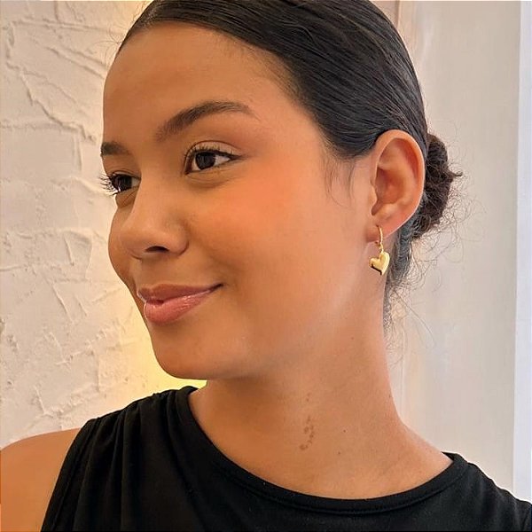 Brinco Argola Pingente Coração Liso Desenhado Folheado a ouro 18K