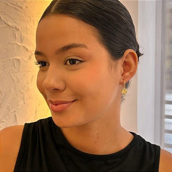 Brinco Argola Pingente Redondo Trabalhado Folheado a ouro 18K