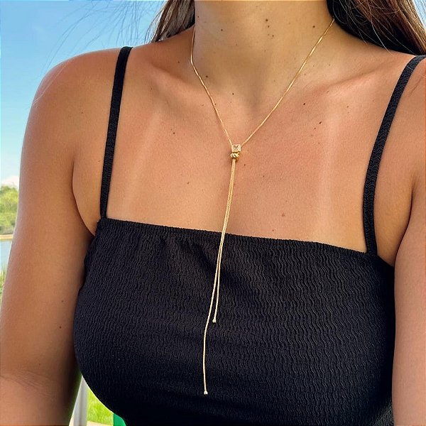 Colar Gravatinha Quadrado Cristal Folheado a ouro 18K