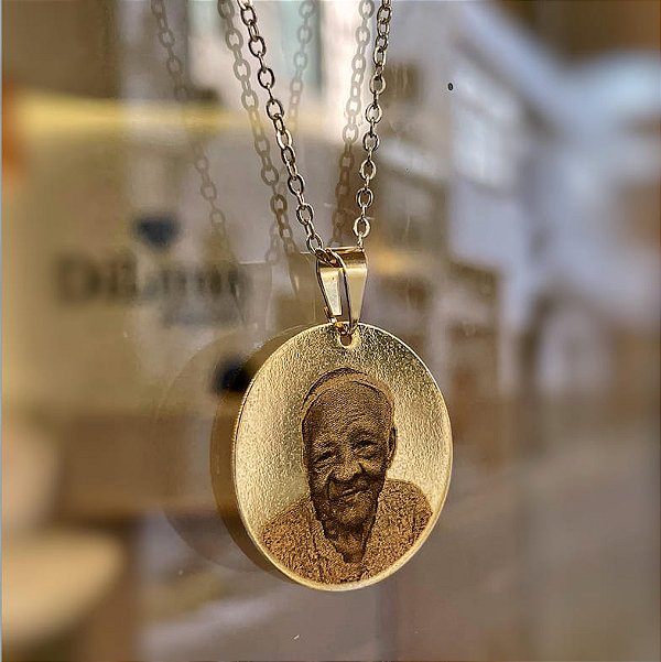 Colar Fotogravação Medalha 25mm Corrente Americana na Folheado a Ouro