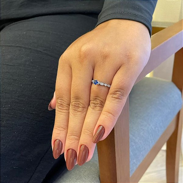 Anel Aparador Navetes e Zircônia Azul Steel