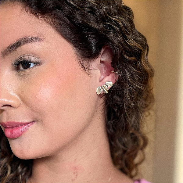 Brinco Earcuff Escamas Folheado a ouro 18K