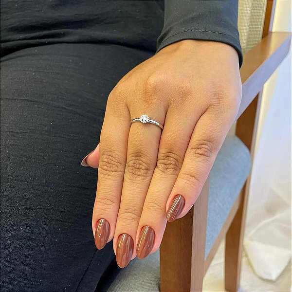 Anel Flor com Borda Cravejada e Zirconia Cristal Pequena Central Steel