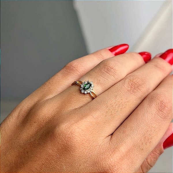 Anel Navete Verde Borda Cravejada Aro Trançado Folheado a ouro 18K