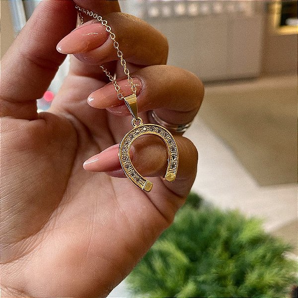 Pingente Ferradura Cravejada Folheado a ouro 18K