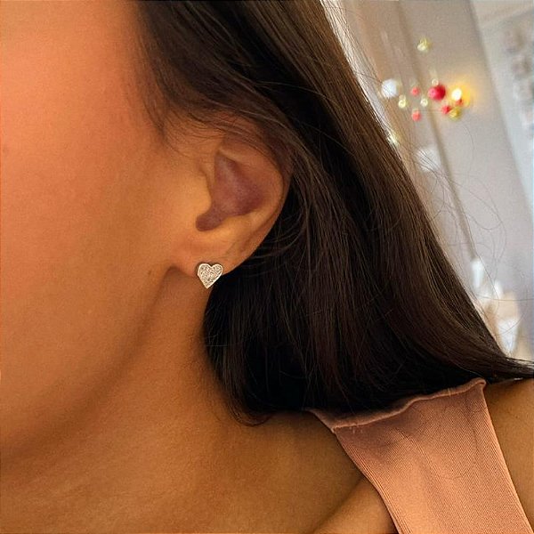 Brinco de Coração Pavê Cravejado Cristal Médio Com Borda Lisa Steel