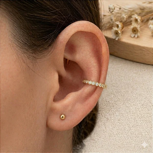 Piercing de Torção Meia Argola Cravejada Zircônias Redondas 12mm