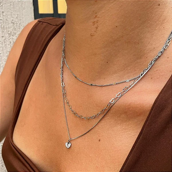 Colar Triplo Coração vazado, Coração Chapinha e Veneziano com Pingente de Coração Cristal