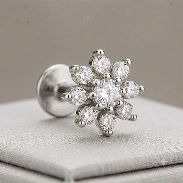 Piercing Florzinha 8 Pontas e Zircônia Central com Base Reta