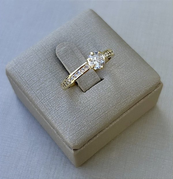 Anel solitário com zircônia 6 garras e banho de ouro 18k
