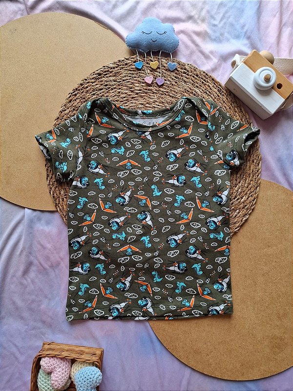 Camiseta Manga Curta Dinossauro Aviador