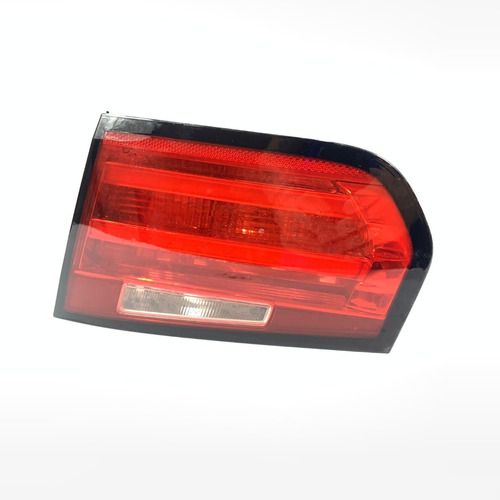 Lanterna Tampa Traseira Lado  Direito  Bmw 320i 2013 7371112