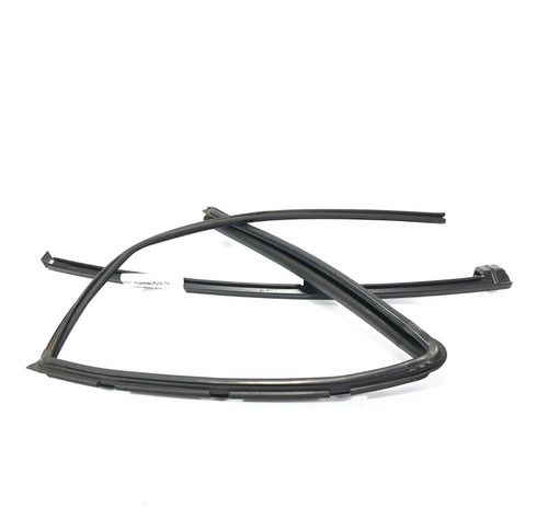 Borracha Guarnição Traseira Esquerda Nissan March 2017