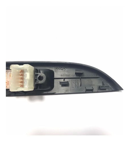 Botão De Vidro Traseiro Esquerdo Nissan March 1.6 2017