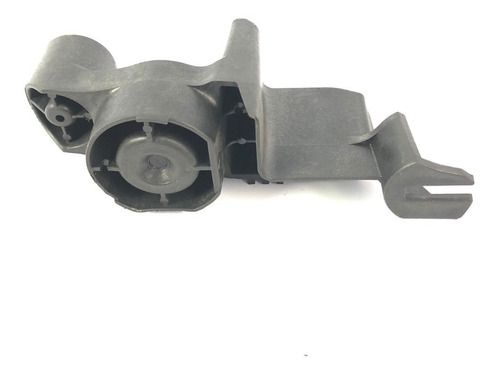 Guia Parachoque Traseiro Esq. Peugeot 3008 2012 9685935980