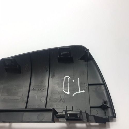 Moldura Puxador Traseiro Direito Nissan March 1.6 2017