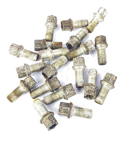 Parafuso De Roda Vw Jetta Tsi 2.0 2012 (unidade)