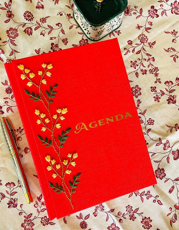 Agenda 2025 capa bordada - monograma