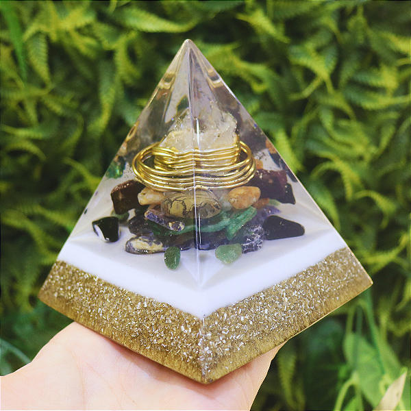 Pronta Entrega - Orgonite Pirâmide de 10cm - Dourado