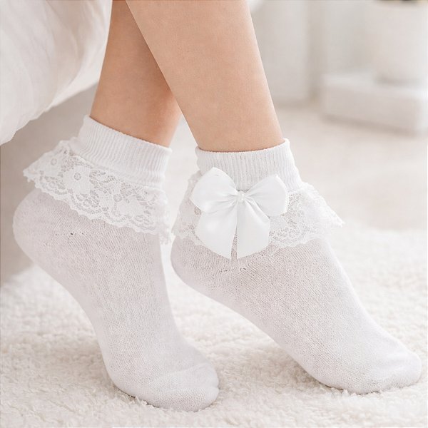 Meia Infantil com Renda Larga, Laço e Pérola