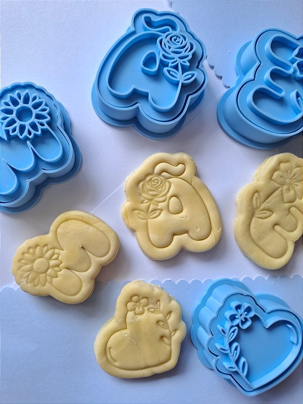 Kit 4 Cortadores + Carimbo MÃE Floral - Criandy