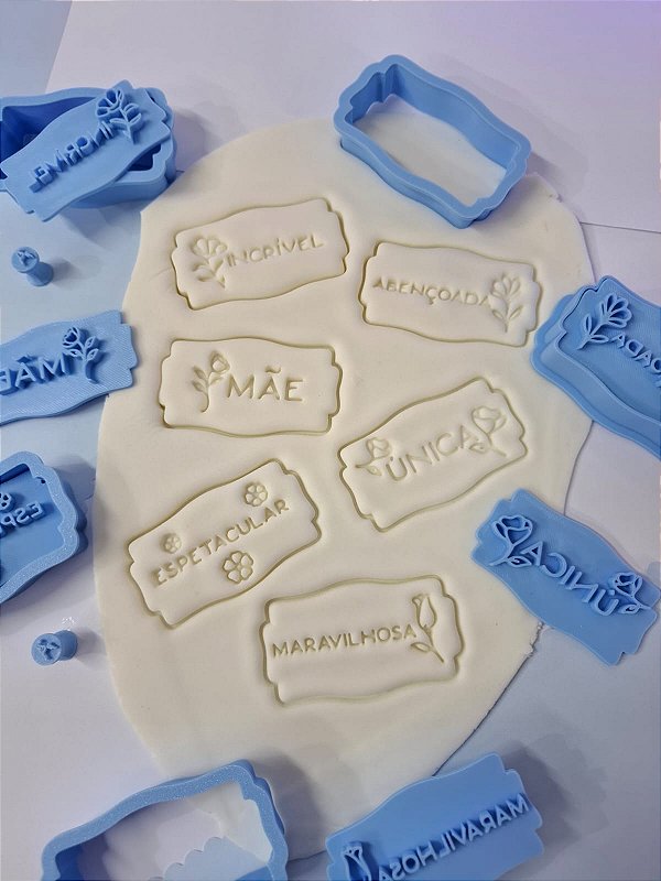 Kit 6 Cortadores + Carimbo Adjetivos Mãe - Criandy