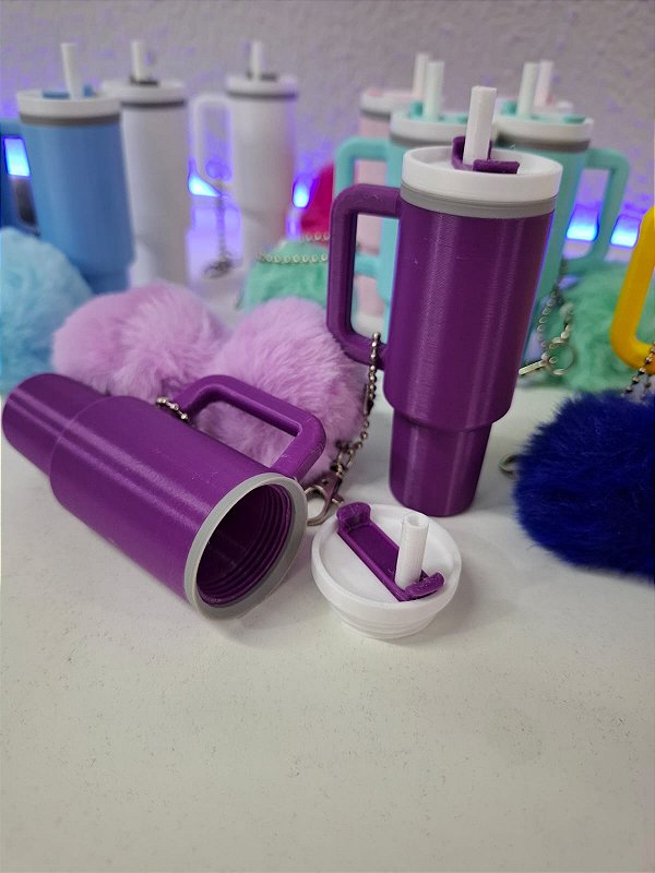 Chaveiro Garrafinha com Pompom Roxo - Sem personalizar