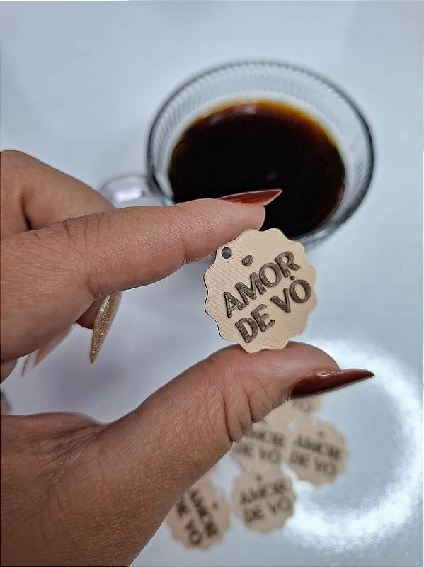 20un Pingente AMOR DE VÓ - Bege com marrom - Sem personalizar