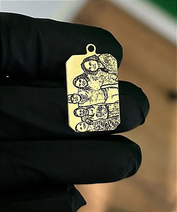 Pingente Medalha Quadrada Personalizada (22x15mm) Banhada A Ouro 18k PINP002