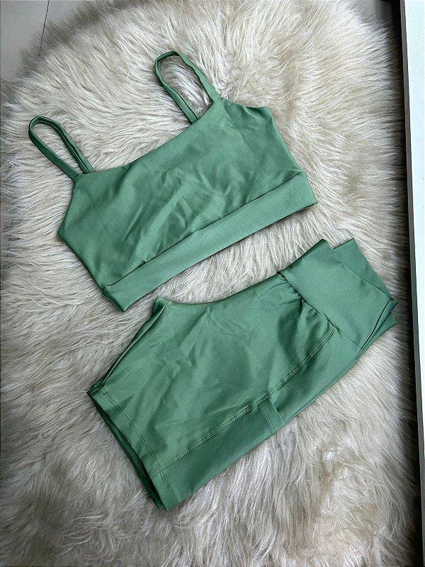 Conjunto Short Bolso+Top Alça Reta Cor Verde Oliva