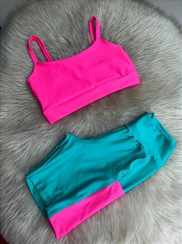 Conjunto Short Bolso+Top Alça Reta Cor Verde Esmeralda+Rosa Neon