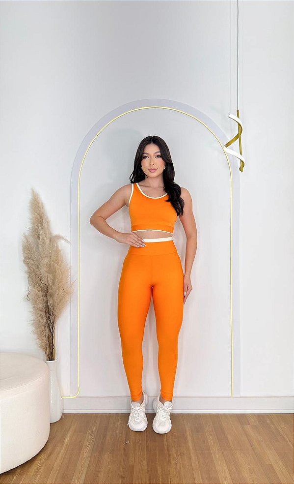 Conjunto Estilo Legging+Top Cor Cronos+Off