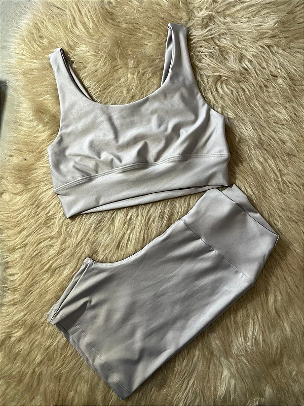 Conjunto Short Meia Coxa+ Top Clarisse Cor Prata