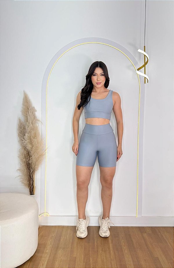 Conjunto Short Meia Coxa+ Top Alça Reta Cor Cinza Claro