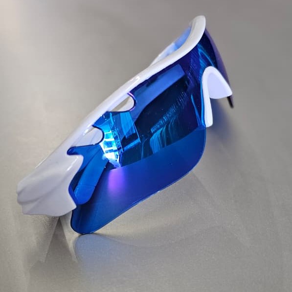 Óculos Esportivo Branco com Lente Azul/Roxa 28150