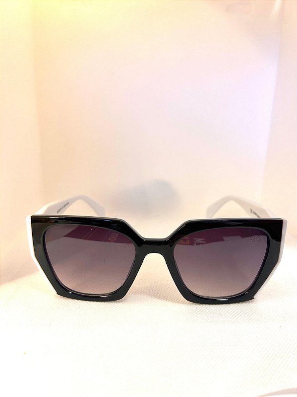 SOLAR DANIELA PRETO E BRANCO