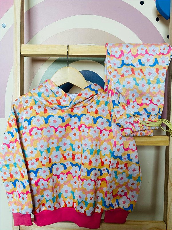 Combinadinho Moletom Flores Brancas,Fundo Amarelo e Punho Rosa