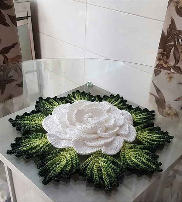 Centro de mesa em crochê  flor 50cm diâmetro  C001