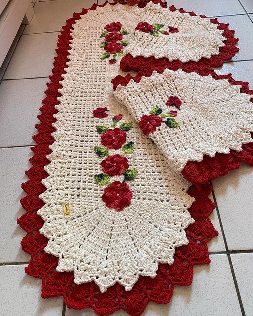 Jogo de tapetes para cozinha em crochê com flores 3 peças JC011