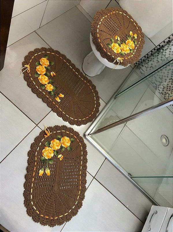 Jogo de tapetes para banheiro em crochê com flores 3 peças JB013