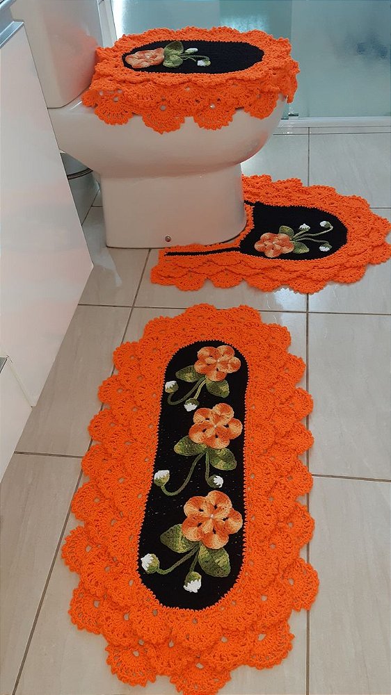 Jogo de tapetes para banheiro em crochê com flores 3 peças JB019